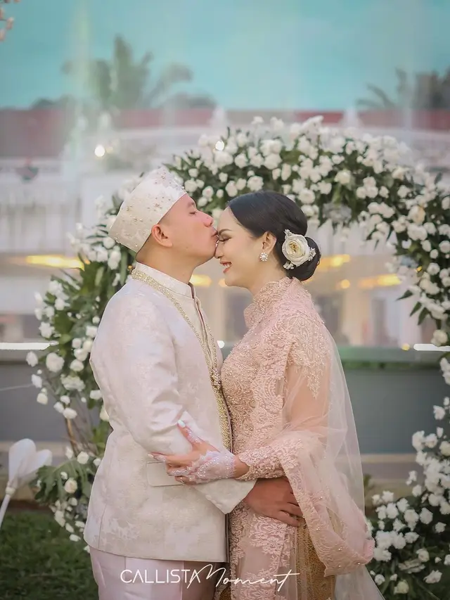 Ungkap Menikah Siri, Ini 5 Fakta Pernikahan Vicky Prasetyo dan Kalina Ocktaranny