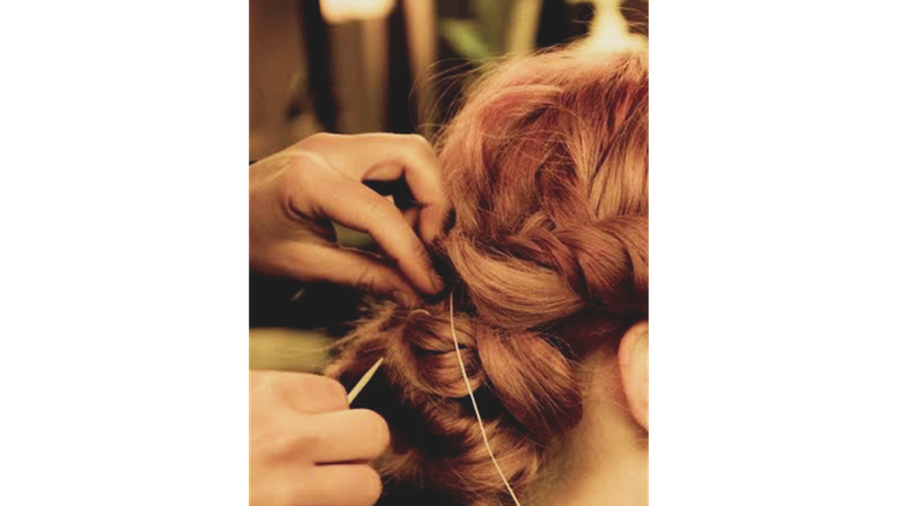 Pernah Mendengar Tren Kecantikan Menjahit Rambut?