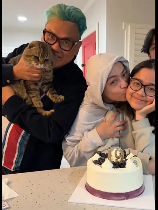 [Instagram/astridkuya]