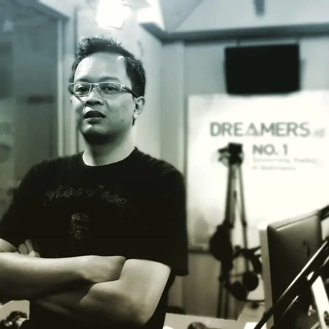 Lama Tak Terlihat, Ini 6 Potret Terbaru Anton eks Sheila on 7 Sekarang