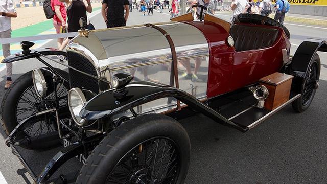 Mobil era 1900-1920-an (Boredpanda)