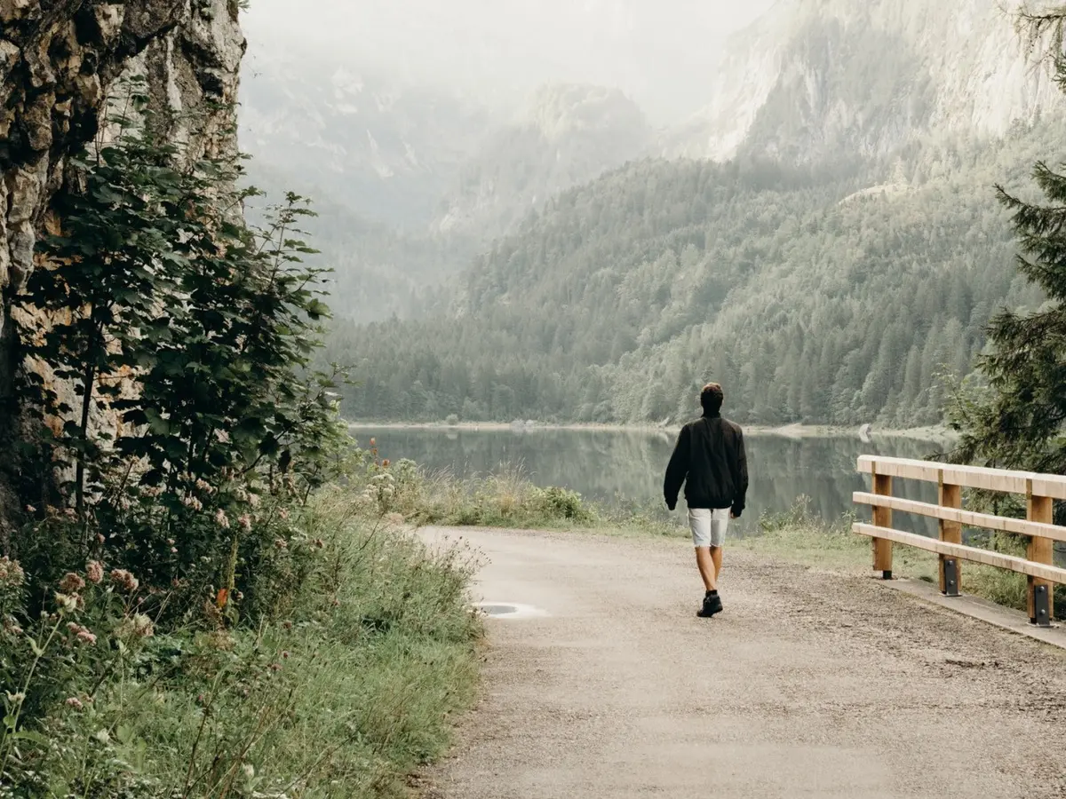 Travelling Kece Buat Healing Total: 8 Destinasi Wajib Gen Z untuk Mental Reset