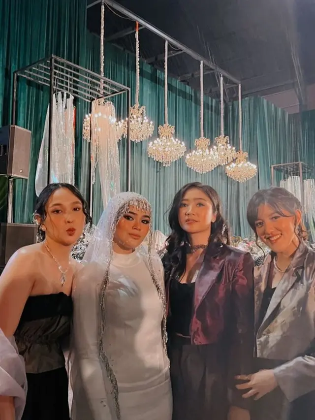 Digelar Terbatas, Ini 6 Potret Artis yang Hadir di Pernikahan Sivia Azizah