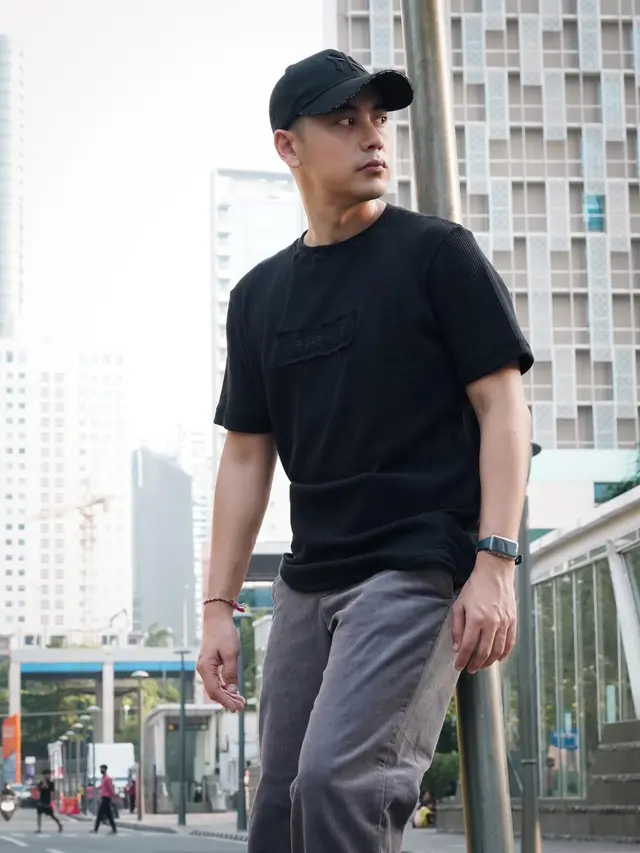 Alvin Fernandez Komar