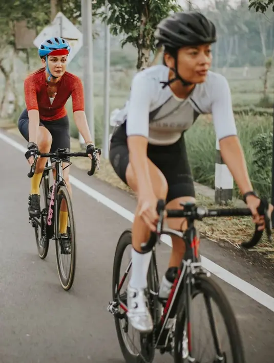 Luna Maya (Instagram/lunamaya)