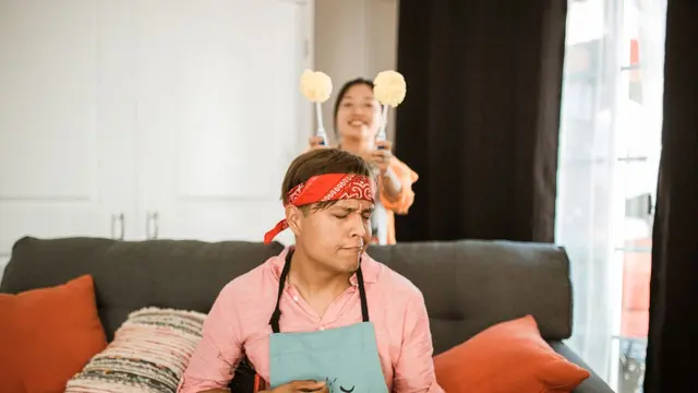 Cara Hadapi Pasangan yang Jarang Membantu di Rumah