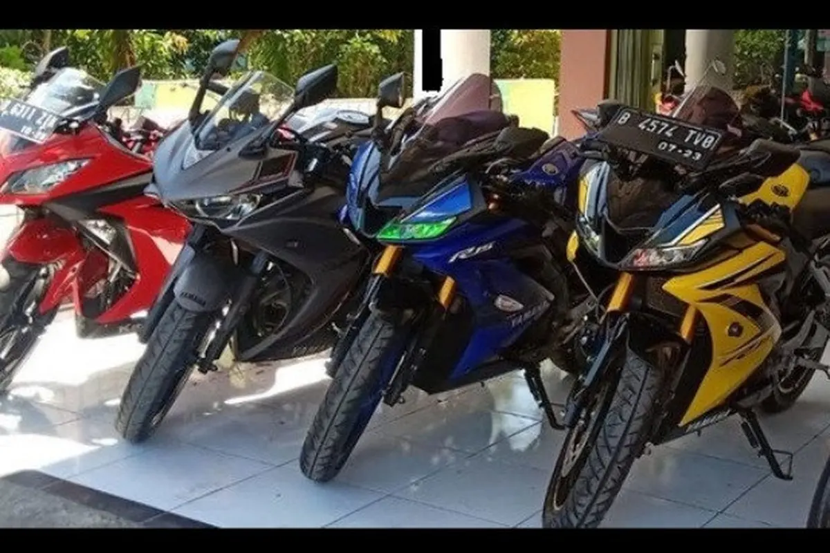 Yamaha R15