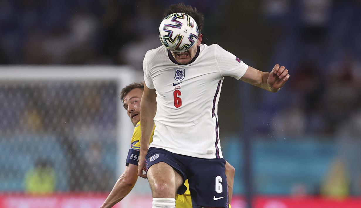Pada babak kedua Timnas Inggris kembali menambah perolehan gol di menit 46, Harry Maguire sundulan hasil umpan manis dari Luke Shaw untuk memperdaya Buschan. (Foto: AP/Pool/Lars Baron)