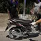 Kronologi Pemotor Jatuh dan Terlindas Truk
