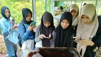Sambut Hari Lebah Sedunia, Pelajar Diajak Lihat Budidaya Madu Kelulut di Desa Tuwung Kalteng