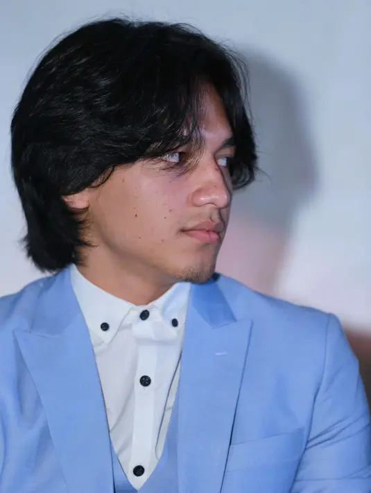 Film Surat Cinta Untuk Starla dibuat film layar lebar. Film itu dibintangi oleh Jefri Nichol dan Caitlin Halderman. Jefri berperan sebagai Hema yang merupakan kekasih Starla yang diperankan Caitlin. (Adrian Putra/Bintang.com)