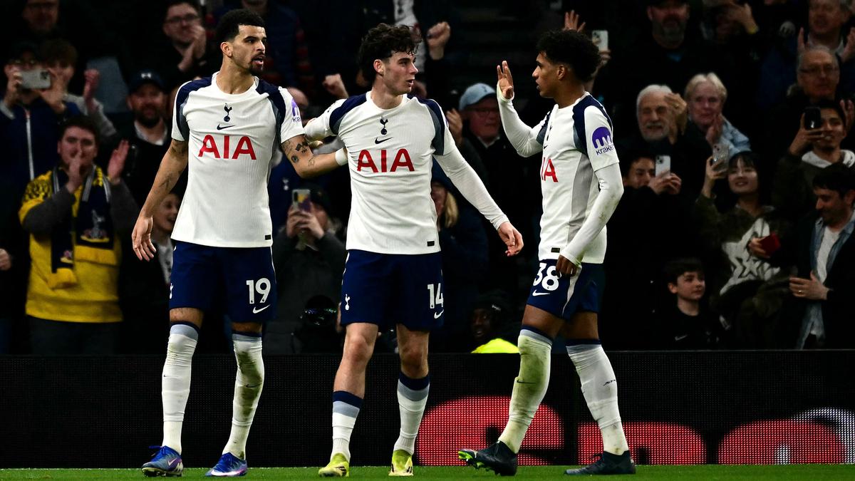 Tottenham dan West Ham Masuk Pusaran Degradasi: 6 Tim Bersaing Selamat dari Zona Maut