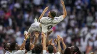 Karim Benzema sudah dipastikan akan meninggalkan Real Madrid pada akhir musim ini. Sebelumnya, Benzema disebut-sebut bakal akan menetap di Real Madrid satu tahun lagi. (AP Photo/Bernat Armangue)