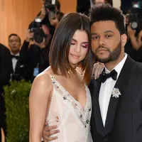 Putusnya hubungan Selena Gomez dan The Weeknd menuai beragam reaksi dari netizen. Banyak yang menyayangkan namun tak sedikit yang senang karena Selena bisa kembali dengan Justin Bieber. (Getty Images/ETOnline)