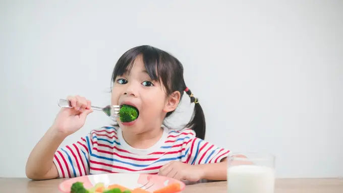 Tetap Aktif dan Berenergi, Begini 4 Tips Biar Anak Nggak Mudah Lemas Saat Jalani Puasa