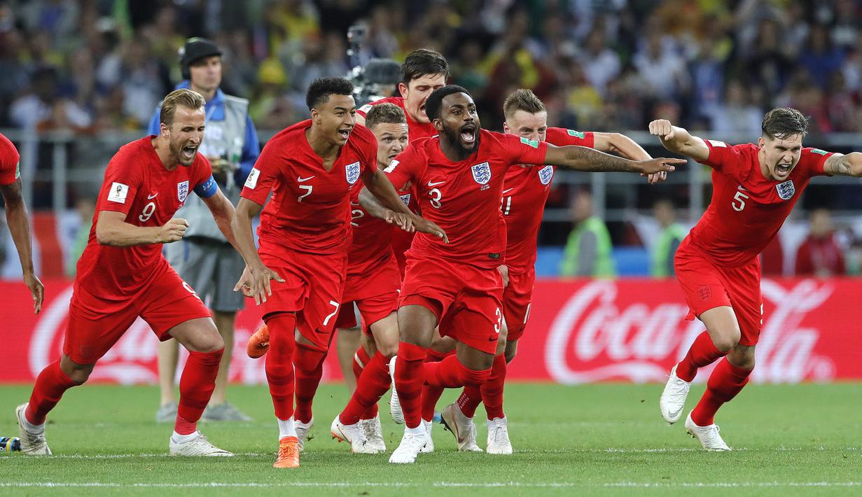 Para pemain Inggris merayakan kemenangan atas Kolombia pada babak 16 besar Piala Dunia di Stadion Spartak, Moskow, Selasa (3/7/2018). Inggris menang 1-1 (4-3) atas Kolombia. (AP/Ricardo Mazalan)