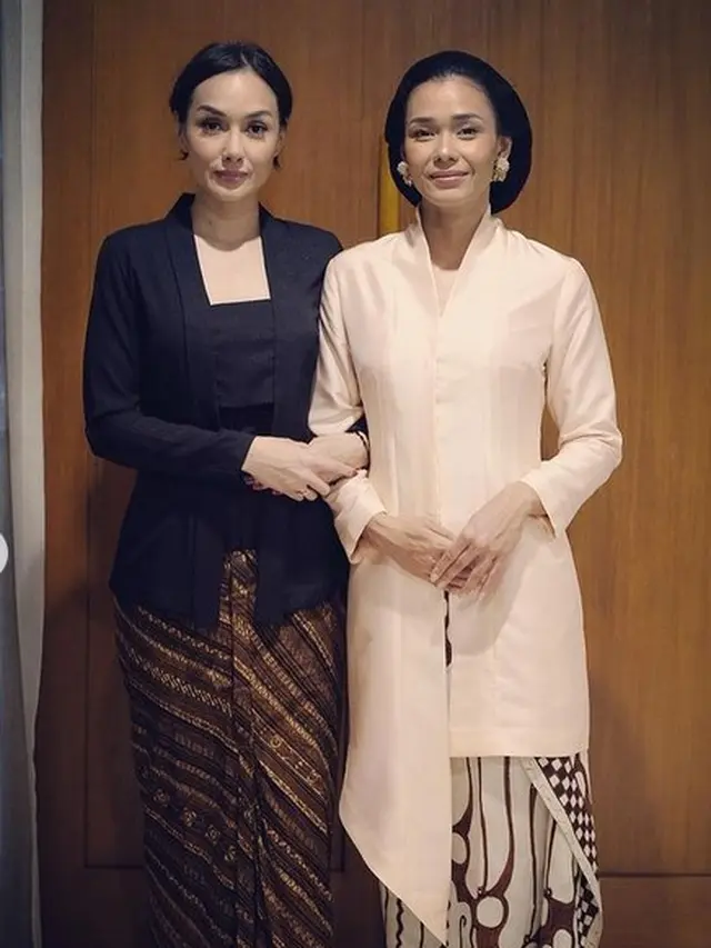 Momen Kedekatan Adinia Wirasti dan Sara Wijayanto, Kompak Sejak Kecil