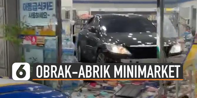 VIDEO: Viral Mobil Obrak-Abrik Minimarket, Diduga Karena Anak Kalah Kontes