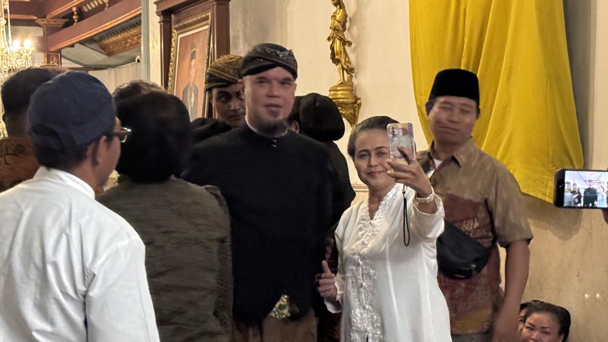 Hadir 40 Harian Wafatnya Pakubuwono XIII, Ahmad Dhani: Saya Sudah Jadi Bagian Keraton Solo