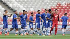 Pemain Persib Bandung saat menjalani sesi latihan di SUGBK, Jakarta, Selasa (9/7/2019). Persib siap memberi kejutan saat menghadapi Persija Jakarta pada pekan kedelapan Shopee Liga 1 2019. (Bola.com/Yoppy Renato Manalu)