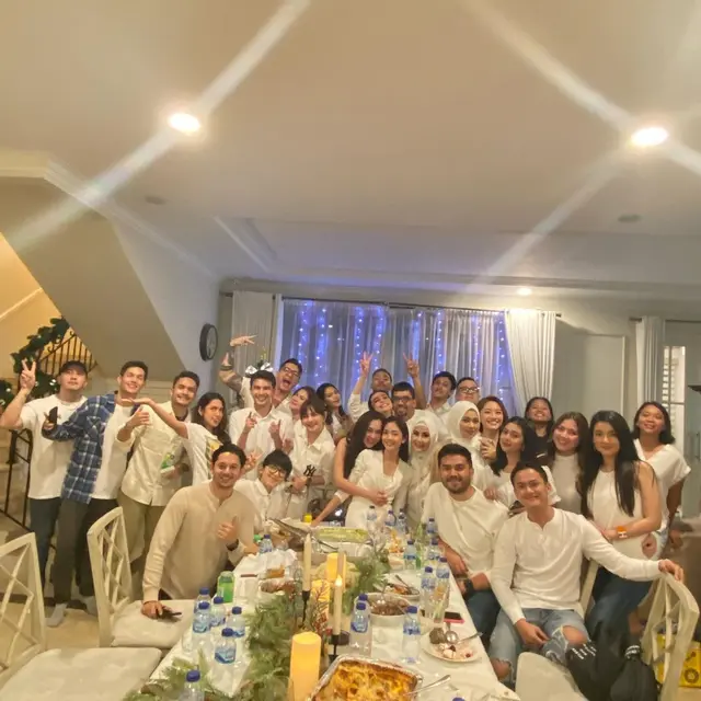 Bintang Takdir Cinta yang Kupilih dan Cinta Setelah Cinta nobar final Piala Dunia 2022 di rumah Jonathan Frizzy (Foto Instagram cutkeke_xavier)