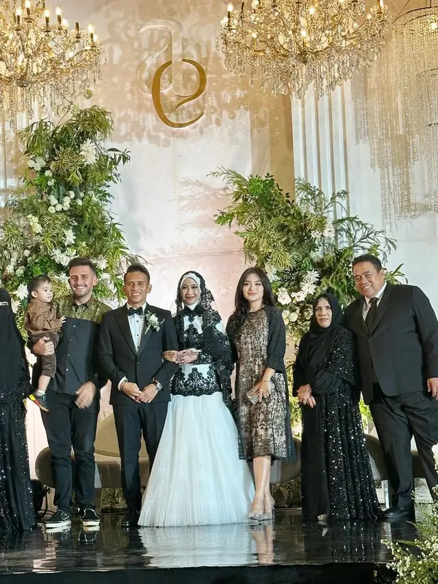 Nathalie Holscher di Pernikahan Adiba