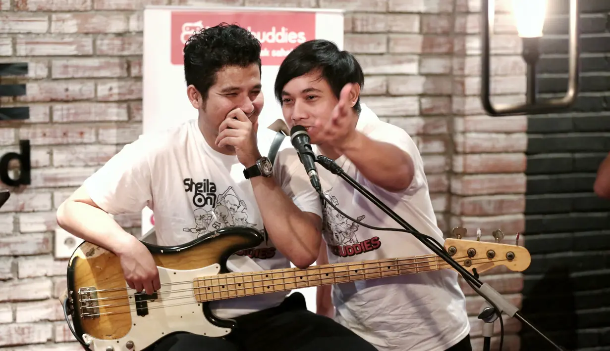 Dengan membuat album baru, bagi grup ini akan memecah konsentrasi mereka. Selain sibuk konser, juga akan memikirkan album baru mereka. (Adrian Putra/Bintang.com)