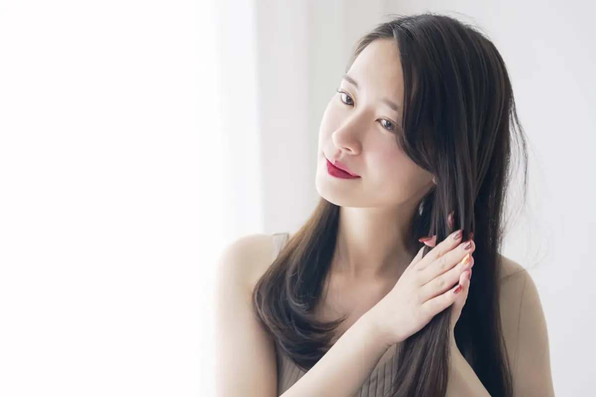 15 Cara Memakai Pewarna Rambut untuk Menutup Uban, Anti Gagal
