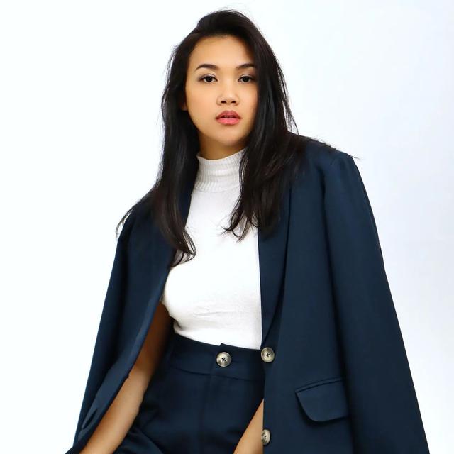 6 Potret Terbaru Lidya Kharisma 'Pesantren Rock n' Roll', Sudah Jadi Ibu Dua Anak