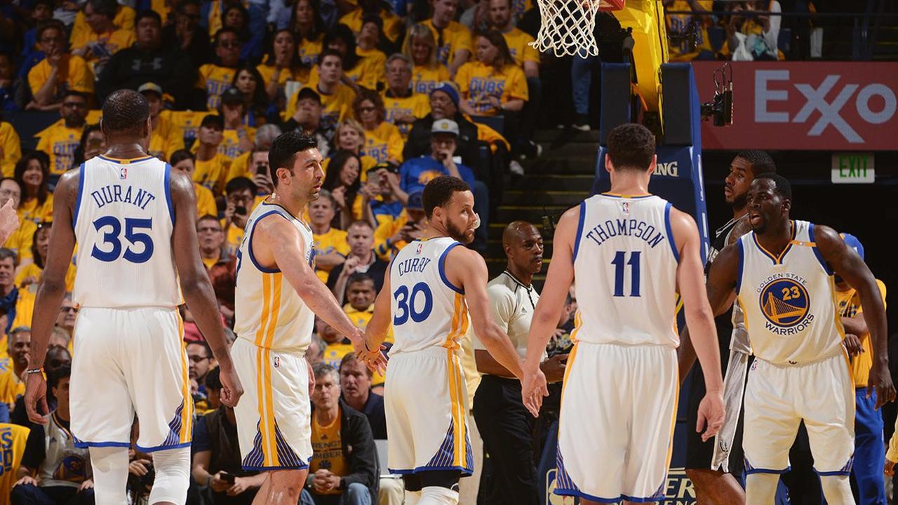 Para Pemain Golden State Warriors saat melawan San Antonio Spurs (Twitter Golden State Warriors)