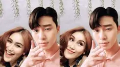 Ayu Ting Ting sangat mengidolai Park Seo Joon. Saking ngefans, penyanyi lagu Alamat Palsu ini sampai unggah editan foto ia akrab dengan Park Seo Joon. Netizen hanya bisa senyum lebar melihat editan foto ini, (Liputan6.com/IG/ayutingting92)