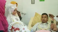 Sang mempelai pria di Sukabumi harus menjalani operasi tepat di hari pernikahannya. (dok. Istimewa/Mulvi Mohammad)
