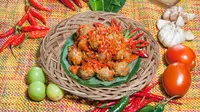 Ilustrasi bakso geprek. (c) Shutterstock/Jeffier Al Madinah