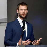 'Selamat Ulang Tahun Untuk Kedua Anaku', tulis Chris Hemsworth di foto yang telah di postingnya di akun instagram. (AFP/Bintang.com)