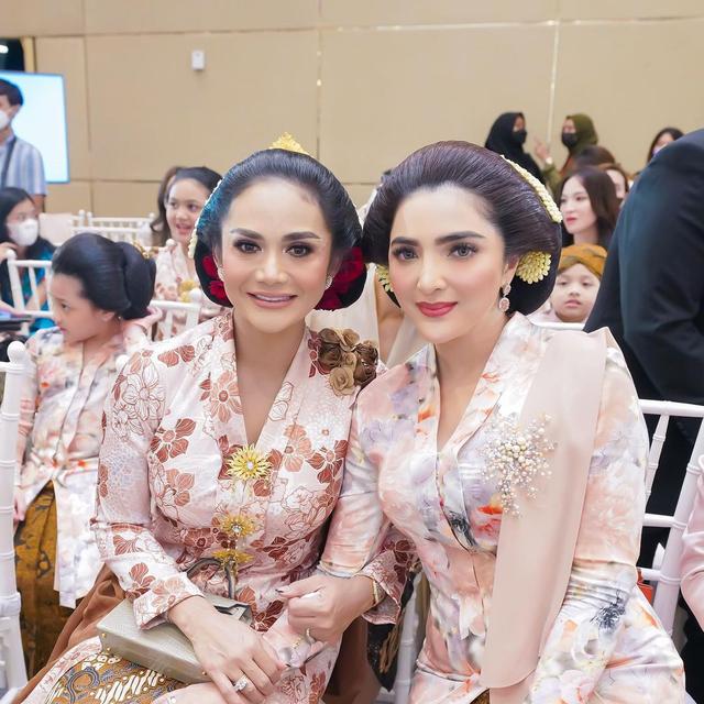 6 Kedekatan Ashanty dan Krisdayanti di 7 Bulanan Aurel Hermansyah, Siap Sambut Cucu