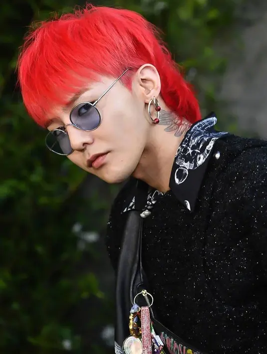 G-Dragon sempat berlatih menari di SM Entertainment selama 5 tahun. Namun setelah senang dengan rap, ia pun berpindah ke YG Entertainment dan menjadi bagian dari BigBang. (Foto: Koreboo.com)