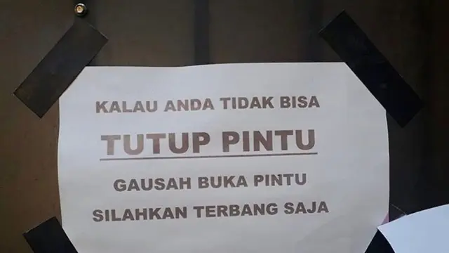 6 Tulisan Peringatan Harap Tutup Pintu Ini Kocak, Bikin Geleng Kepala