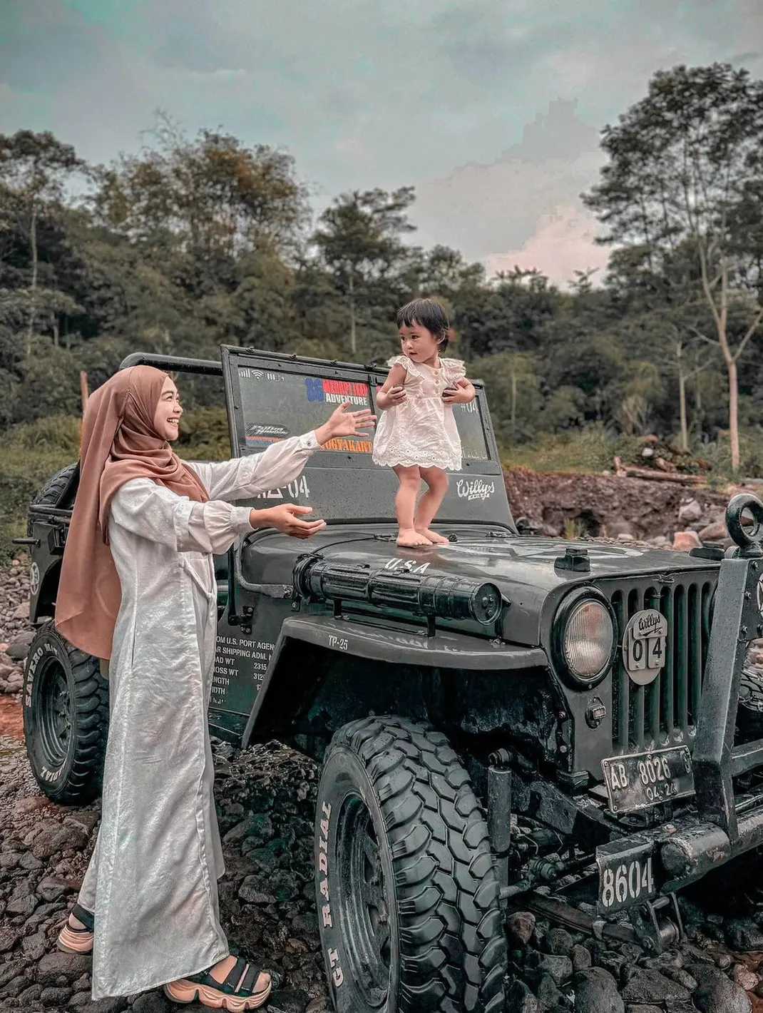 8 Potret Ria Ricis Liburan Tanpa Teuku Ryan Nampak Terbiasa Berdua ...