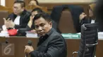  Ahli toksikologi forensik Nursamran Subandi menyampaikan keterangan dalam sidang kasus kematian Wayan Mirna Salihin dengan terdakwa Jessica Kumala Wongso di Pengadilan Negeri Jakarta Pusat, Rabu (3/8). (Liputan6.com/Immanuel Antonius)