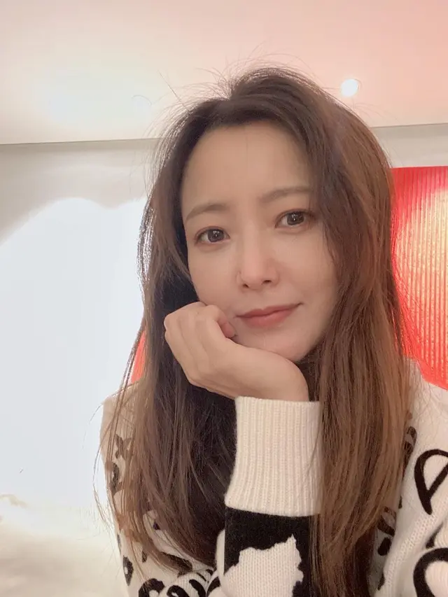 Kim Hee Sun. (Instagram/ lovely.katie.k)