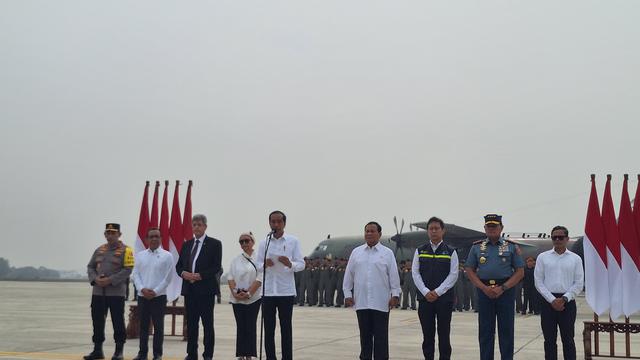 Presiden Joko Widodo atau Jokowi melepas bantuan kemanusiaan dari Indonesia untuk Palestina, Sabtu (4/11/2023).
