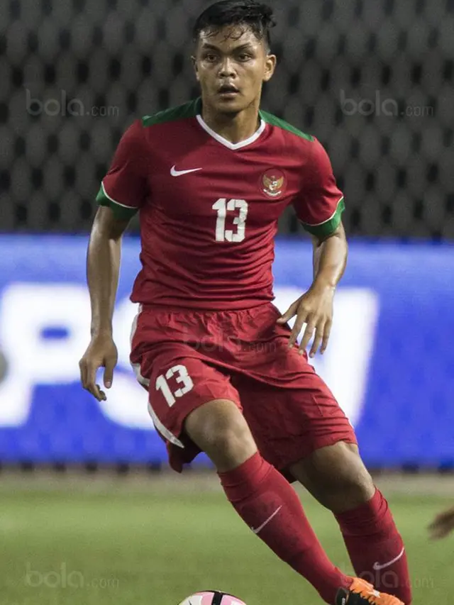 Rachmat Irianto saat Bermain di Timnas Indonesia, Bek Tangguh