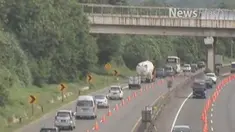 Jelang libur tahun baru lalulintas tol Cikopo-Purwakarta alami macet, butuh waktu 8 jam sampai tujuan. 