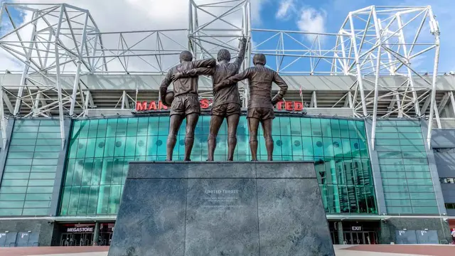 Ilustrasi Manchester United, Old Trafford