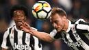 Proses terjadinya gol yang dicetak bek Juventus, Benedikt Howedes, ke gawang Sampdoria pada laga Serie A di Stadion Allianz, Turin, Minggu (15/4/2018). Juventus menang 3-0 atas Sampdoria. (AFP/Marco Bertorello)