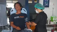 Wartawan CNN Indonesia korban pengeroyokan saat meliput pemulangan jenazah bekas Gubernur Papua, Lukas Enembe. (Foto: Liputan6.com/AJI Jayapura)