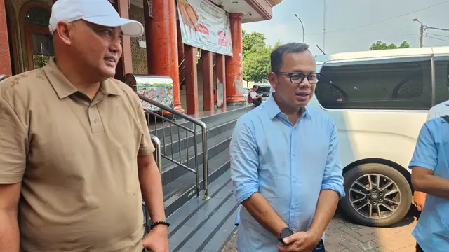 Mantan Wali Kota Bogor, Bima Arya saat mendatangi wilayah Kota Depok. (Liputan6.com/Dicky Agung Prihanto)