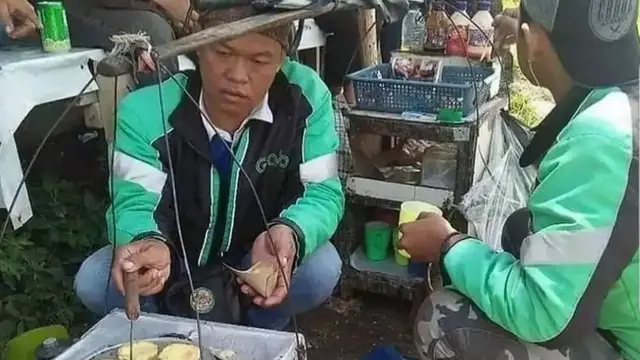 8 Potret Nyeleneh Driver Ojol saat Tunggu Penumpang, Ada yang Alih Profesi