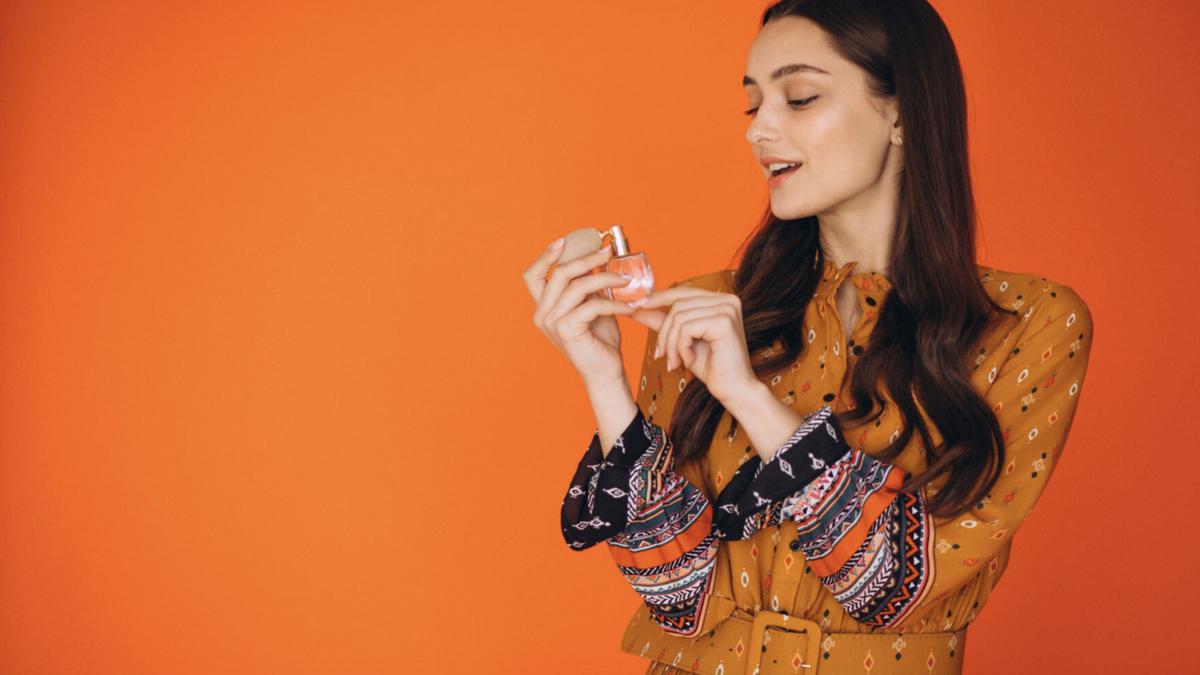 Sesuaikan Aroma Parfum dengan Suasana Hati, 4 Tips untuk Wanita Modern