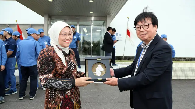 Menaker Ida Fauziyah Sapa Peserta Magang di Jepang